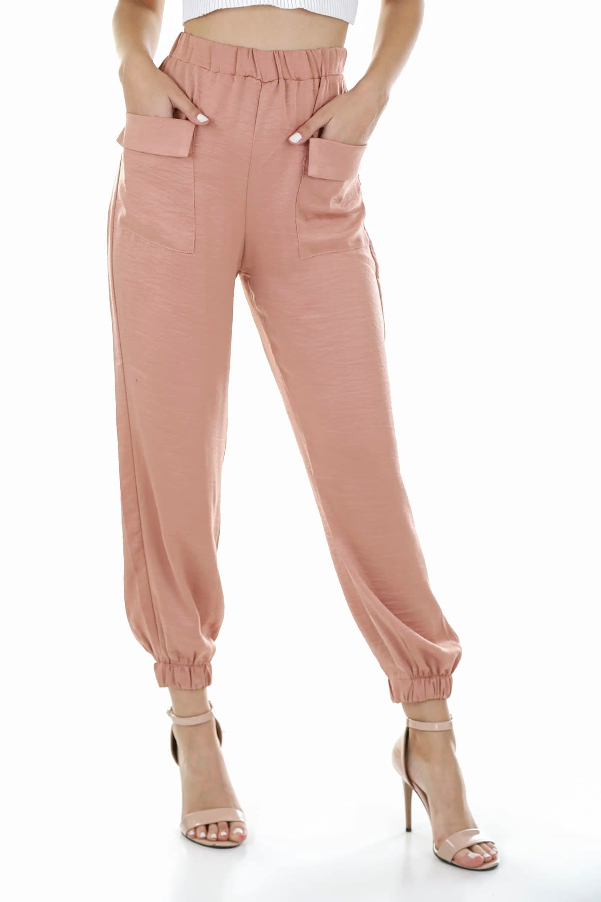 L'ensemble de nuit en modal, coloris rose pâle
